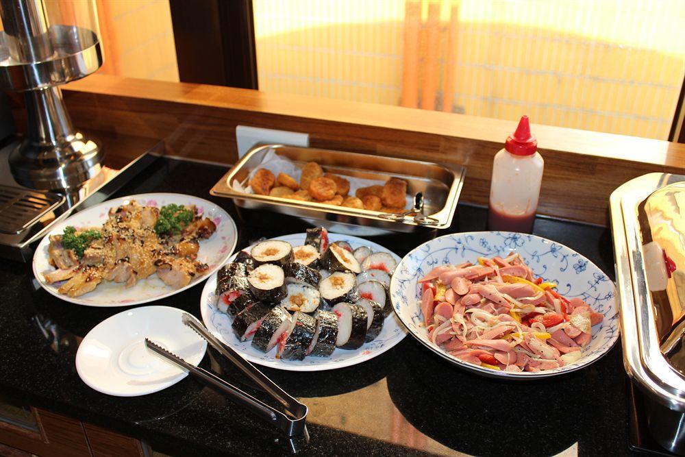 Lan Ting Business Inn Тайпей Екстериор снимка