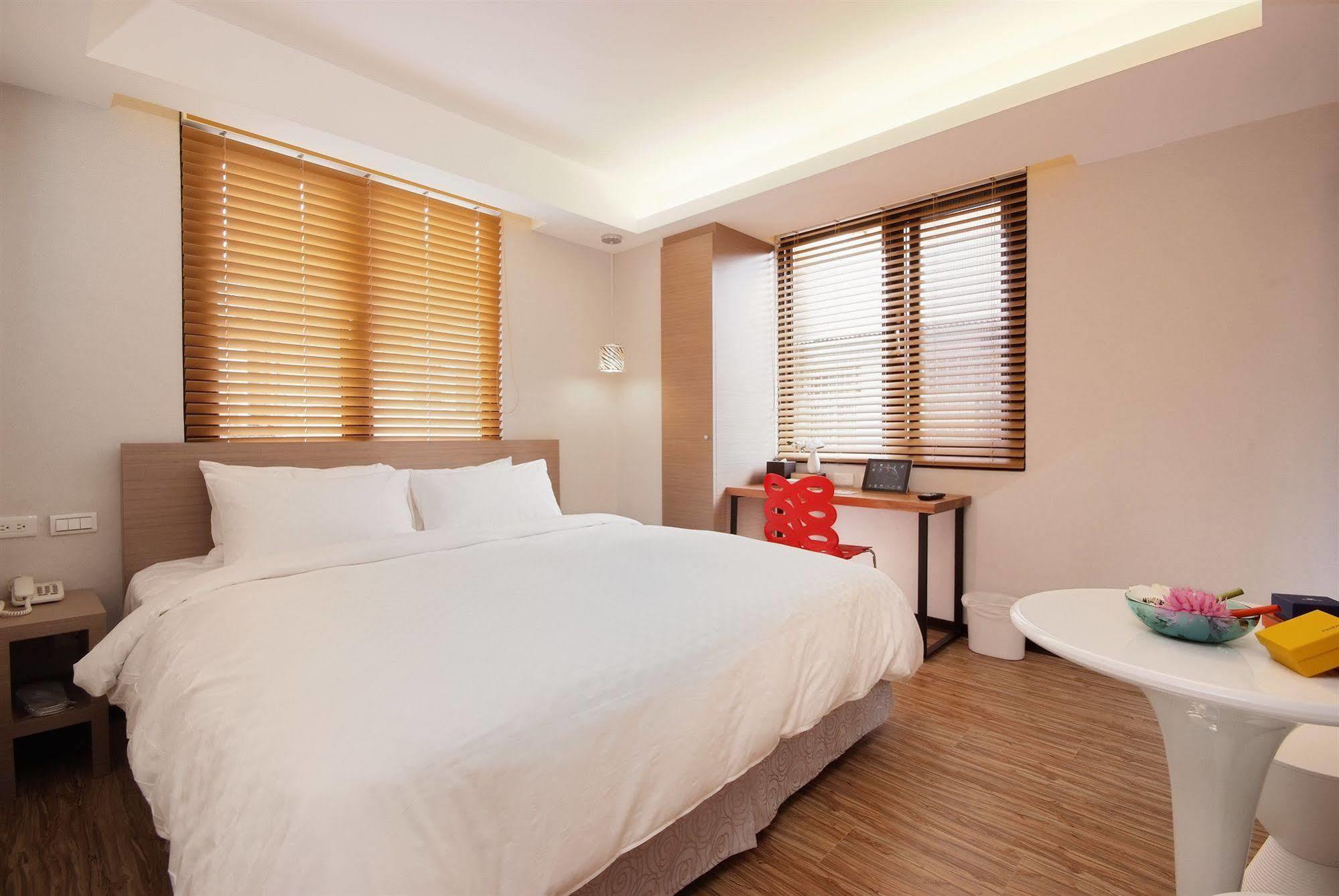 Lan Ting Business Inn Тайпей Екстериор снимка