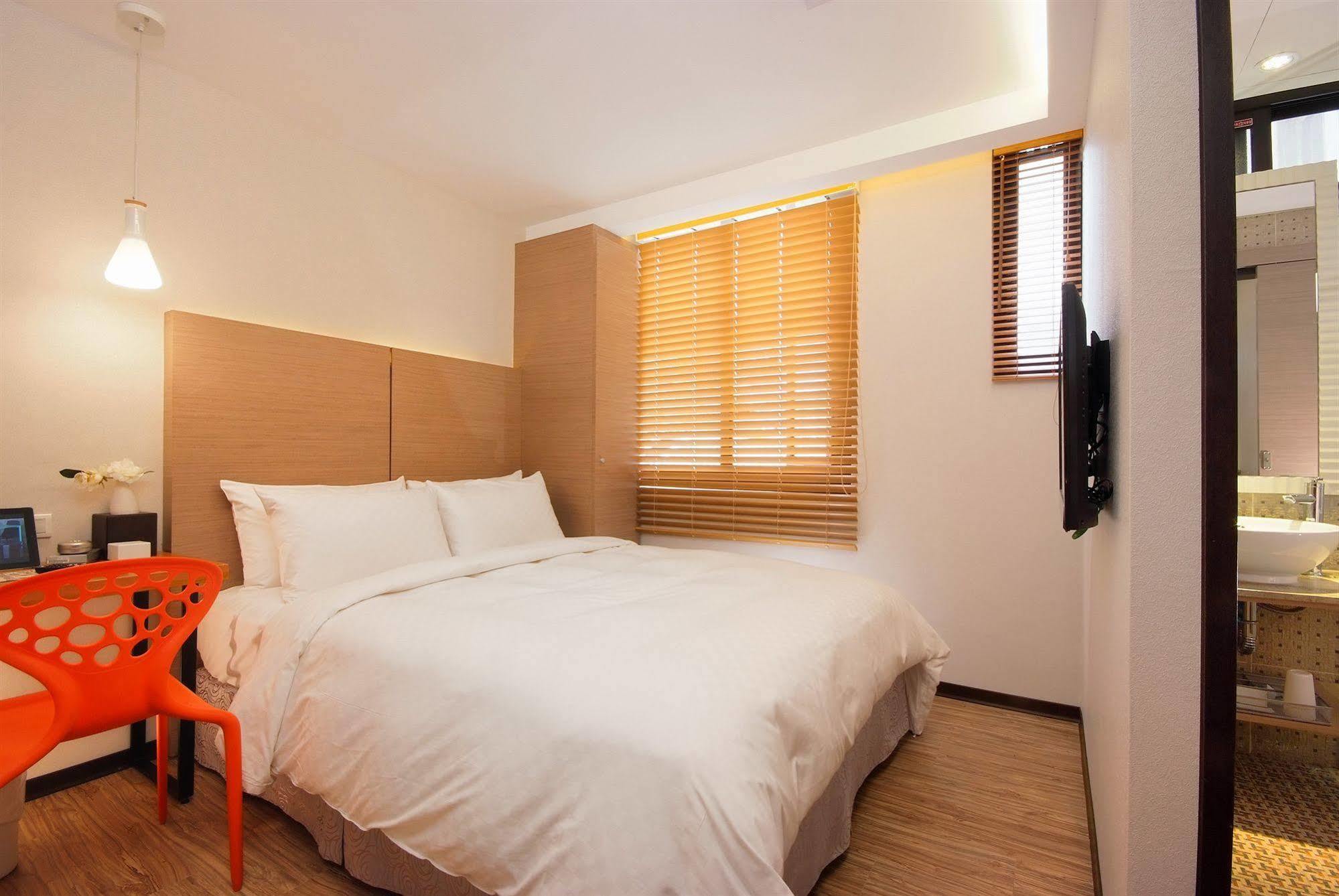Lan Ting Business Inn Тайпей Екстериор снимка