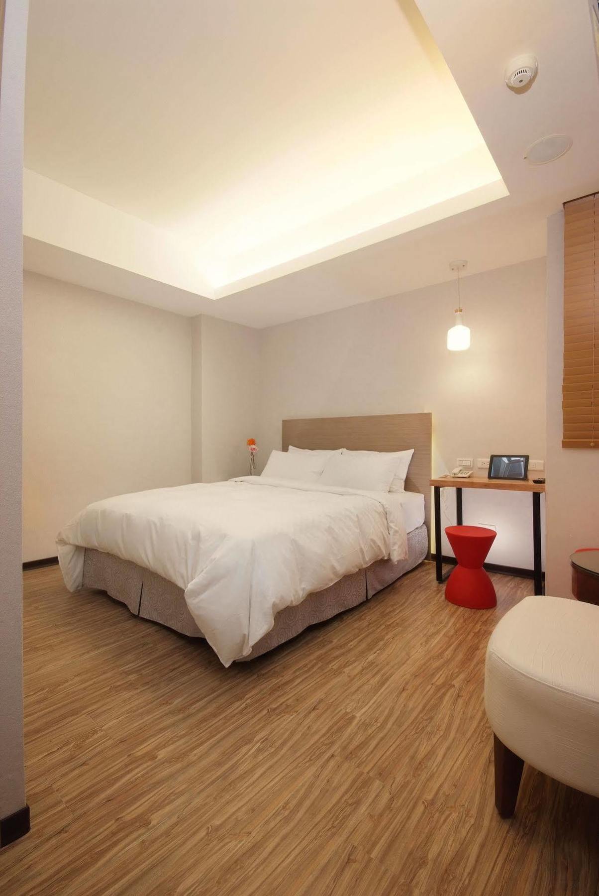 Lan Ting Business Inn Тайпей Екстериор снимка
