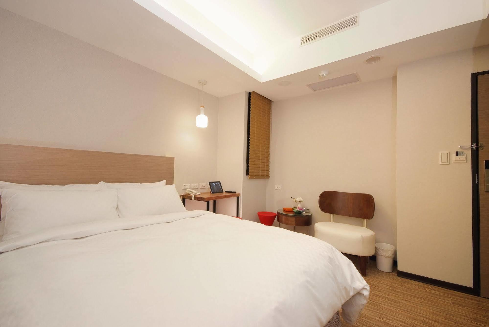 Lan Ting Business Inn Тайпей Екстериор снимка