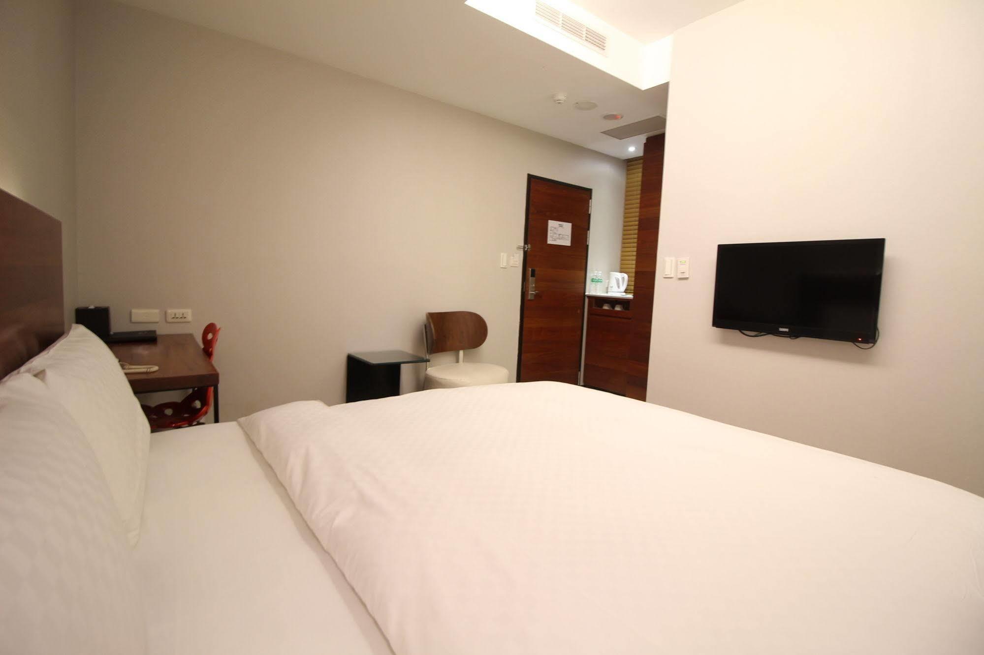 Lan Ting Business Inn Тайпей Екстериор снимка