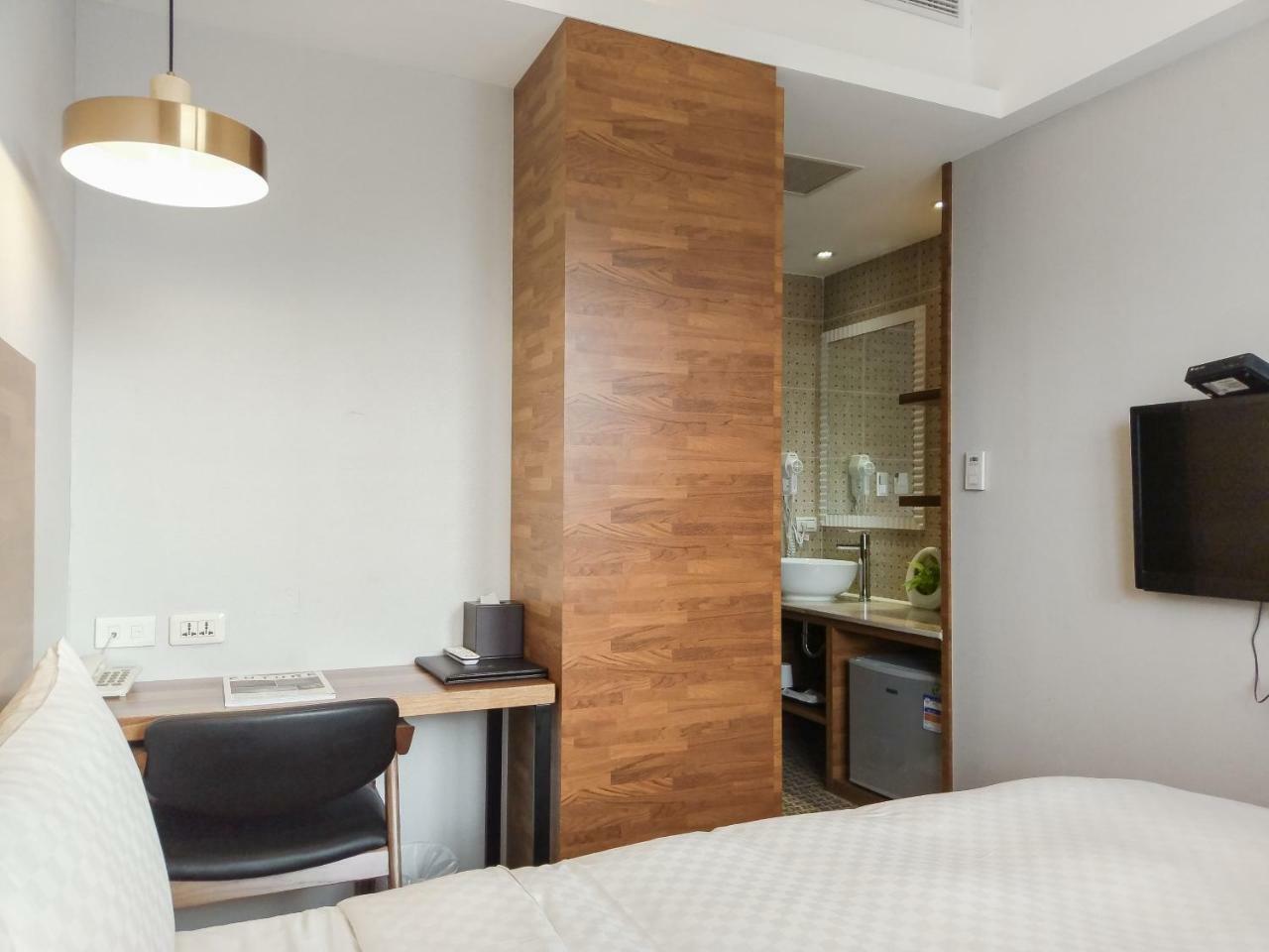 Lan Ting Business Inn Тайпей Екстериор снимка