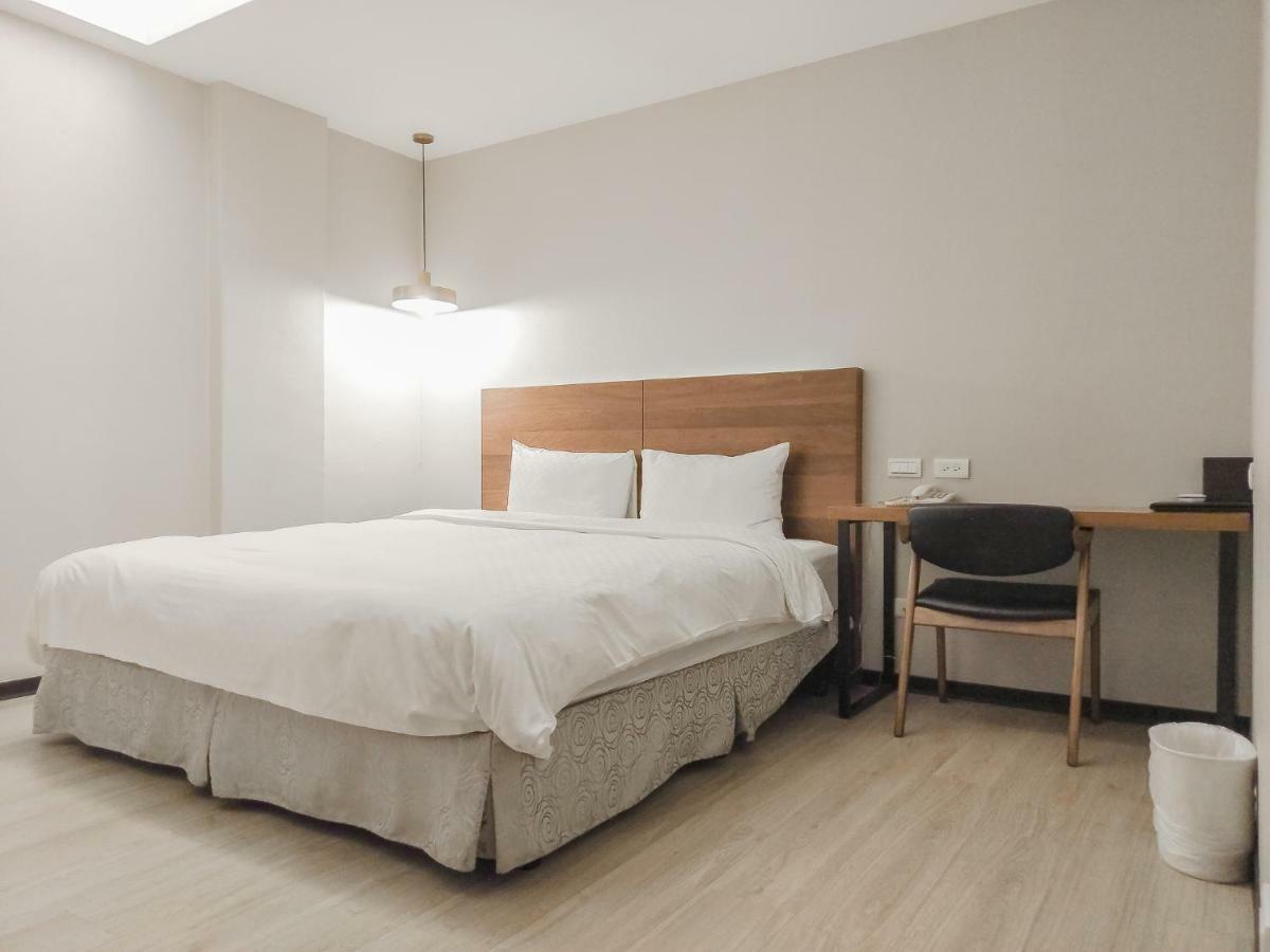 Lan Ting Business Inn Тайпей Екстериор снимка