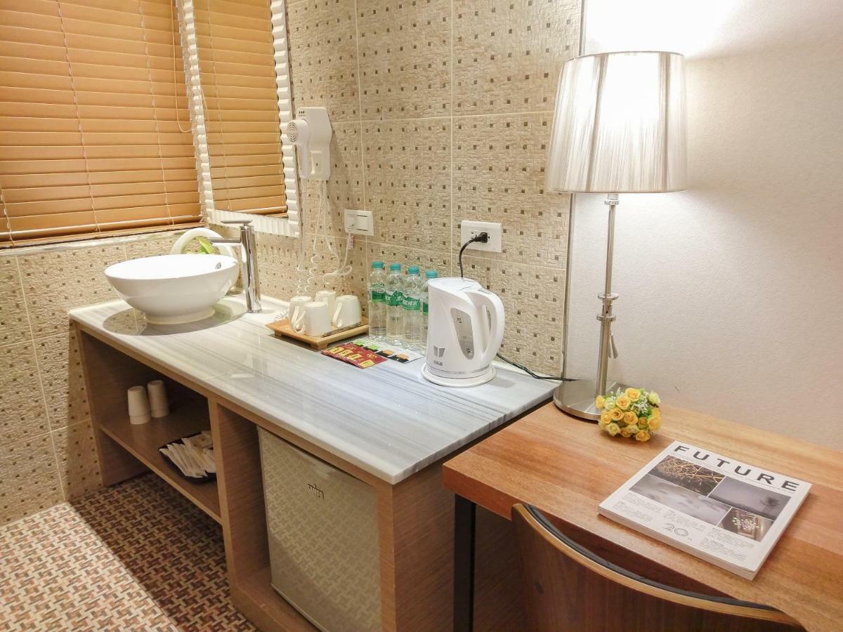 Lan Ting Business Inn Тайпей Екстериор снимка
